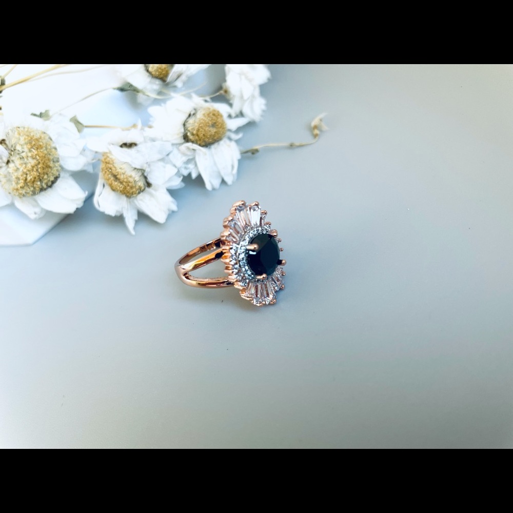 Henri Bendel Rose Gold Tone Crystals Statement Ring Size 6 - Picture 6 of 8